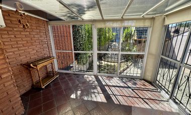 Venta Casa 6 ambientes de categoria en Florencio Varela.