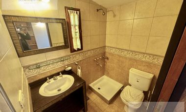 Venta Casa 6 ambientes de categoria en Florencio Varela.