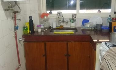 Depto en venta dos ambientes en Quilmes Centro con patio