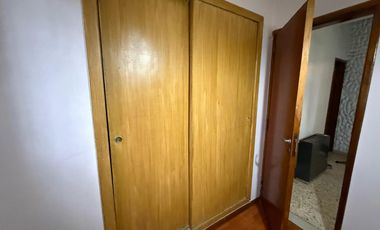 Casa de cinco ambientes con cochera y terraza en venta en Bernal