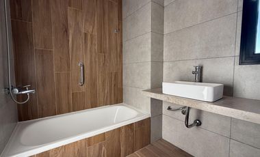 Venta departamento 4 ambientes y dependencia con vista al rio Vilago Nordelta