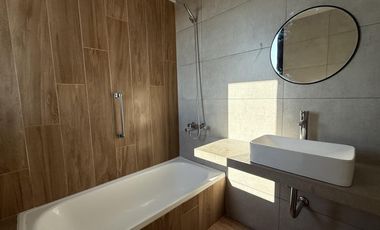 Venta departamento 4 ambientes y dependencia con vista al rio Vilago Nordelta