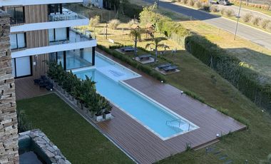 Venta departamento 4 ambientes y dependencia con vista al rio Vilago Nordelta