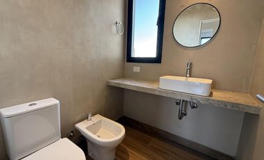 Venta departamento 4 ambientes y dependencia con vista al rio Vilago Nordelta