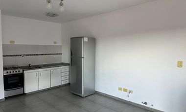 Hermoso 2 Ambientes con Piscina, Jardín y Balcón – Excelente Ubicación