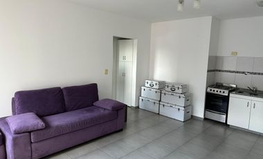 Hermoso 2 Ambientes con Piscina, Jardín y Balcón – Excelente Ubicación