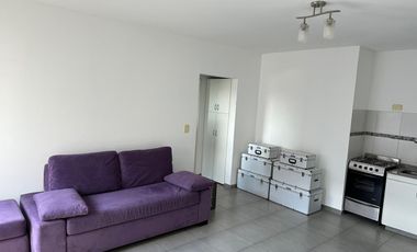 Hermoso 2 Ambientes con Piscina, Jardín y Balcón – Excelente Ubicación