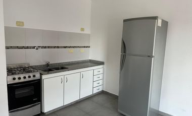 Hermoso 2 Ambientes con Piscina, Jardín y Balcón – Excelente Ubicación