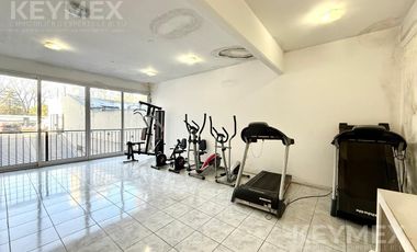 VENTA DEPARTAMENTO DOS AMBIENTES BECCAR CON BALCON Y COCHERAS