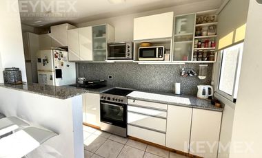 VENTA DEPARTAMENTO DOS AMBIENTES BECCAR CON BALCON Y COCHERAS