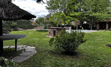 Casa en  Ingeniero Maschwitz-Escobar-5 Ambientes-Pileta