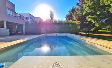 Casa 4  amb   escritorio c/ Pisicina Climatizada - Rumenco