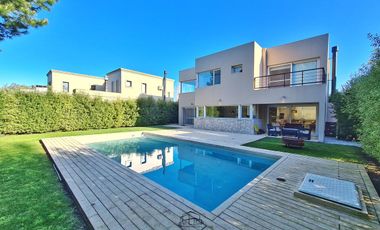 Casa 4  amb   escritorio c/ Pisicina Climatizada - Rumenco