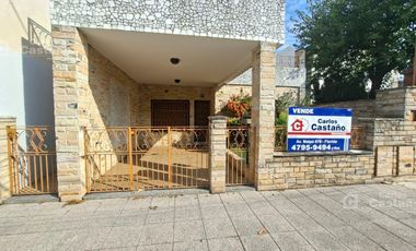 Casa de 5 ambientes ideal 2 familias.