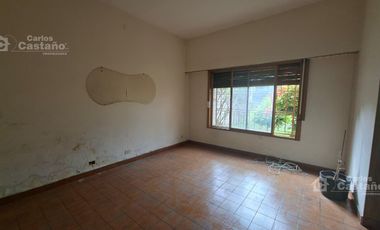 Casa de 5 ambientes ideal 2 familias.