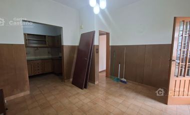 Casa de 5 ambientes ideal 2 familias.