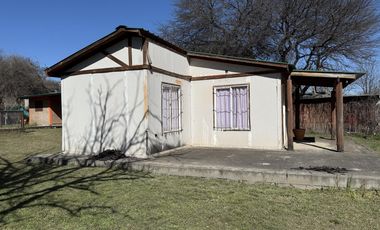 Casa en Venta con pileta y Quincho