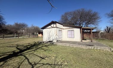 Casa en Venta con pileta y Quincho