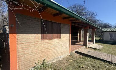 Casa en Venta con pileta y Quincho
