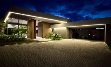 Lujosa casa campestre en Cerritos