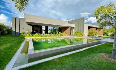 Lujosa casa campestre en Cerritos