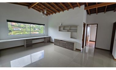 Casa Campestre de Alto Nivel en El Escobero – Envigado JCR