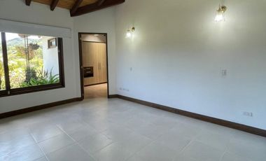 Vendo hermosa casa campestre 1 piso La Ceja a 5 mins. del parque