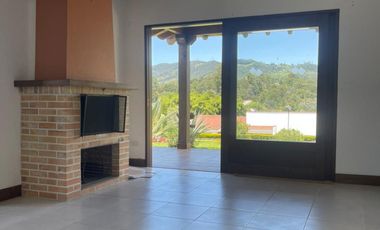 Vendo hermosa casa campestre 1 piso La Ceja a 5 mins. del parque