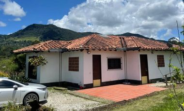 Vendo hermosa casa campestre 1 piso La Ceja a 5 mins. del parque