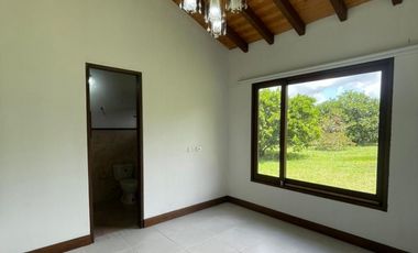 Vendo hermosa casa campestre 1 piso La Ceja a 5 mins. del parque