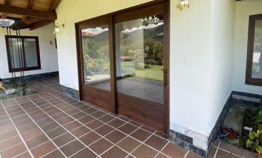 Vendo hermosa casa campestre 1 piso La Ceja a 5 mins. del parque