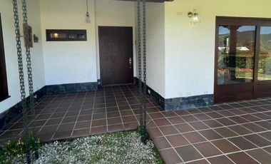 Vendo hermosa casa campestre 1 piso La Ceja a 5 mins. del parque