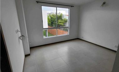 SE VENDE CASA ESQUINERA EN CIUDAD COUNTRY JAMUND