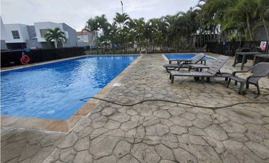 SE VENDE CASA ESQUINERA EN CIUDAD COUNTRY JAMUND