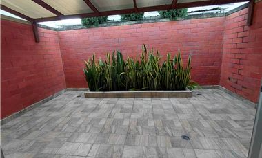 SE VENDE CASA ESQUINERA EN CIUDAD COUNTRY JAMUND