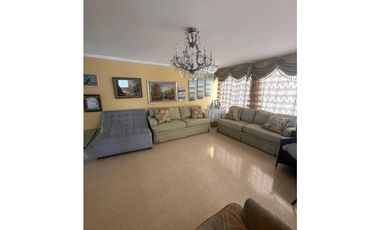 Se vende o Alquila apto en.Edf Ritz