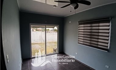Alquilo casa elegante con finos acabados en Boquete