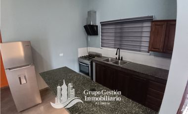 Alquilo casa elegante con finos acabados en Boquete