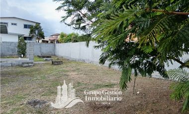 Alquilo casa elegante con finos acabados en Boquete