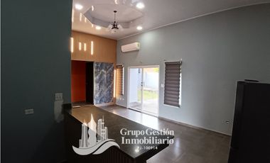 Alquilo casa elegante con finos acabados en Boquete
