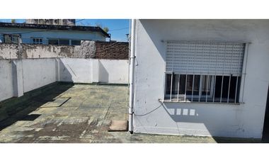 Roma 3083 entre Lima y Asunción, Isidro Casanova