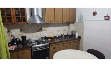 Roma 3083 entre Lima y Asunción, Isidro Casanova