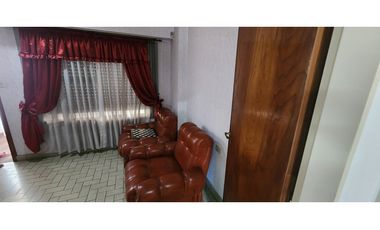 Roma 3083 entre Lima y Asunción, Isidro Casanova