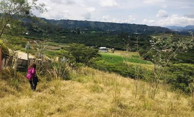Venta terreno GUAYLLABAMBA, 2.000m2 construya la casa con vista a las montañas