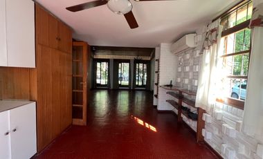 Casa en venta frente al parque en San Rafael