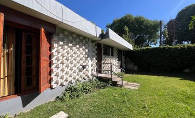 Casa en venta frente al parque en San Rafael