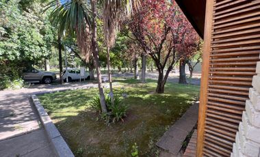 Casa en venta frente al parque en San Rafael