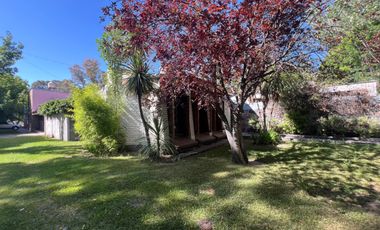 Casa en venta frente al parque en San Rafael
