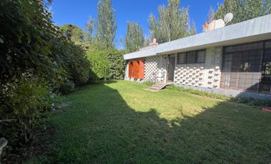 Casa en venta frente al parque en San Rafael