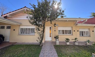 VENTA CASA 5 AMB  EN BARRIO CORIMAYO